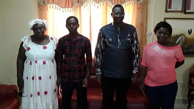The members of the Department for Water, Sanitation and Public Hygiene of Banfora together with the Mayor (Photo IRC Burkina)