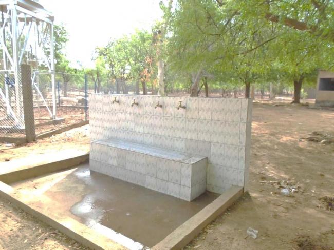Dispositif de lavage de main (O. Boukari, IRC Niger)