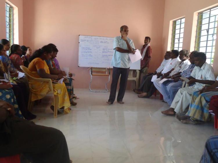 Photo: CEC participatory training on the concept of water budgeting, Morappur, Tamil Nadu (2014).