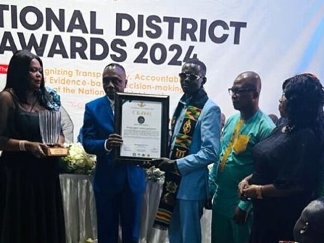 asutifi_north_receives_top_district_peformed_award_in_sanitation