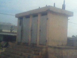 Des latrines publiques à Cotonou