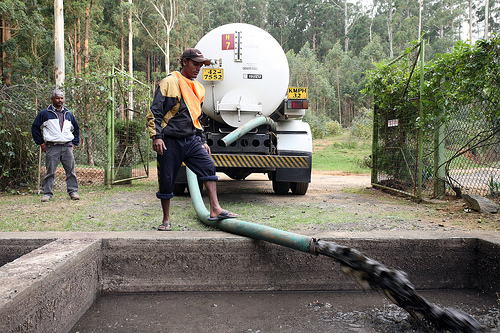 Septage disposal. Sri Lanka/Nuwara Eliya sanitation project, 2008, Photo: Flickr/USAID.
